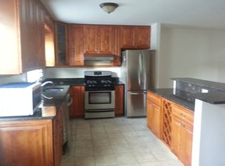 3082 White Birch Ct, Fairfax, VA 22031
