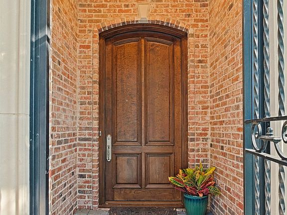 2nd image of 5929 Newgate Ln