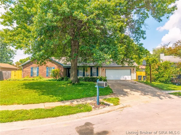 1306 Blackwood Court, Jeffersonville, IN 47130