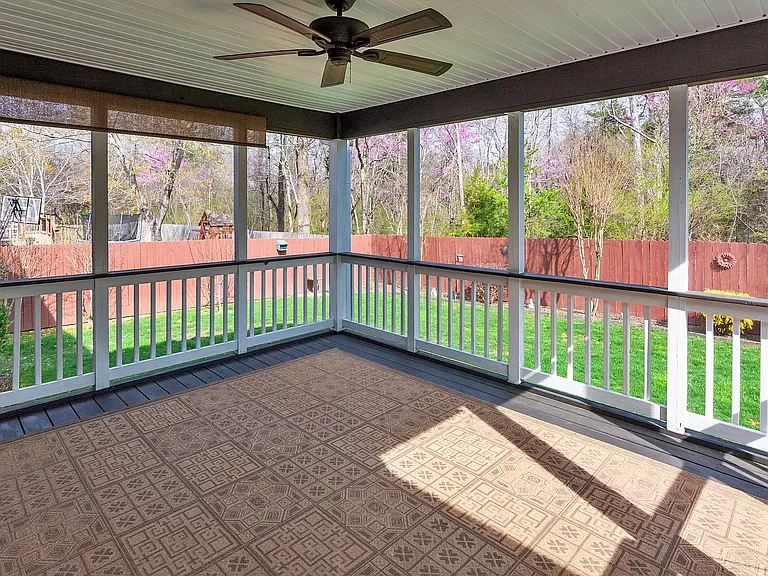 6811 Neville Dr — Photo 10
