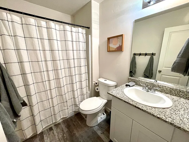 564 Holly St — Photo 19