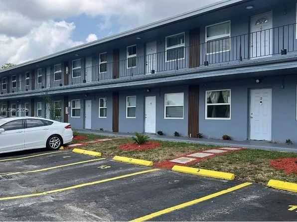 6051 Arthur St #14, Hollywood, FL 33024