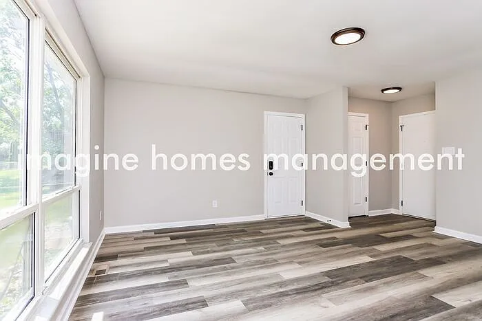 306 Oakfield Dr — Photo 2