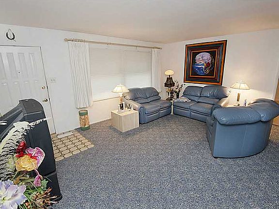 5th image of 3101 N Ashland Ave