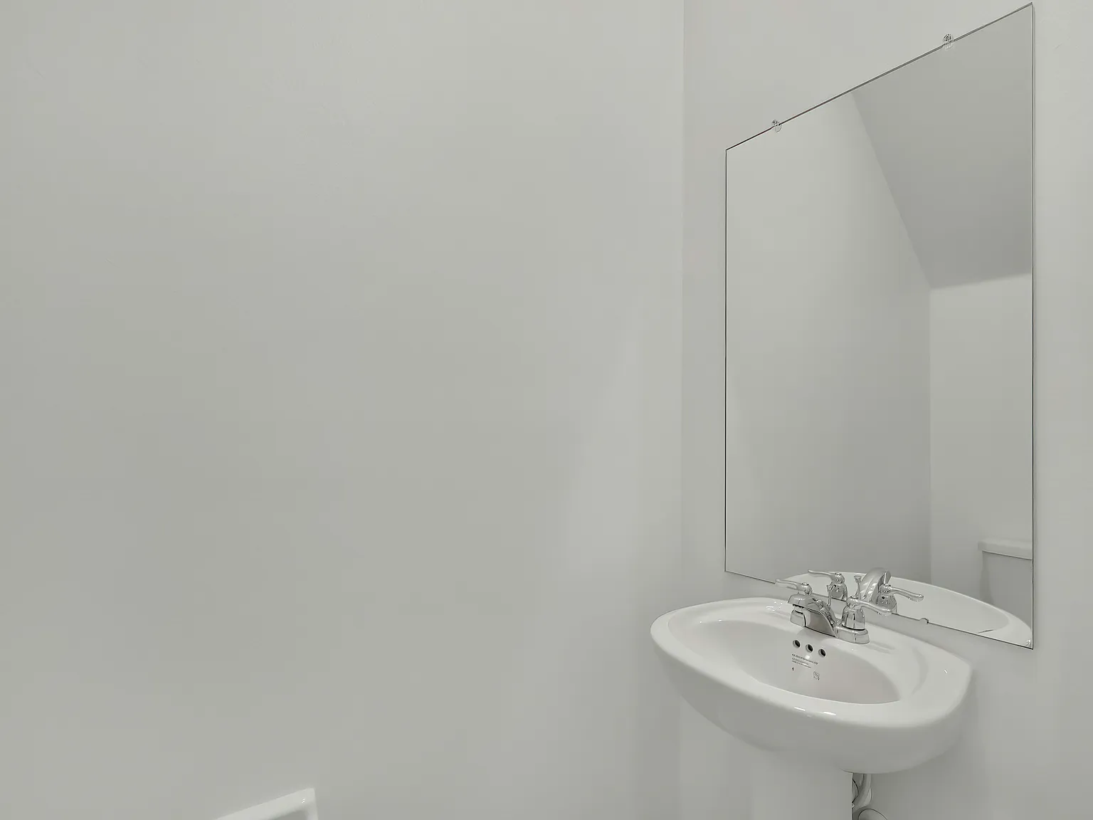 3 bed, 1634 sqft, $1,895 — Photo 1