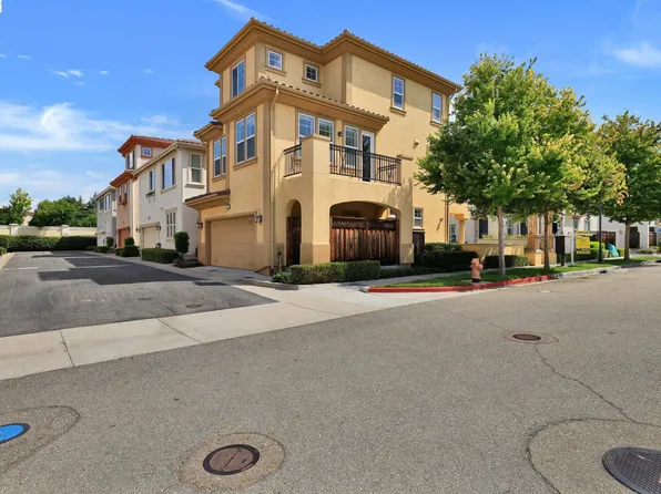 538 Selby Ln, Livermore, CA 94551