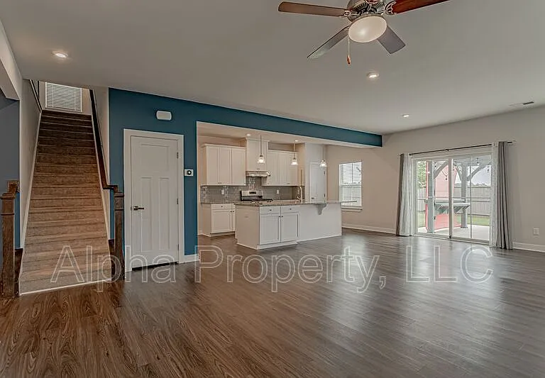 921 Saint Elmos Ct — Photo 8