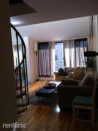 455 95th St photo 1