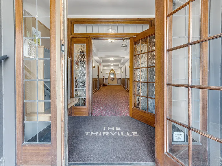 1530 W 13th Ave — Photo 25