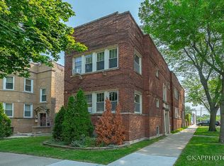 2424 W Hollywood Ave, Chicago, IL 60659