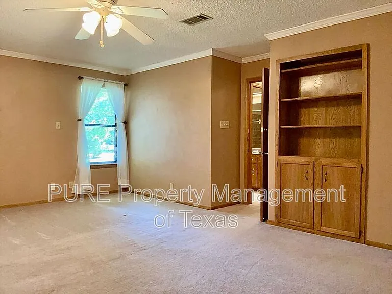 201 Oakwood Dr — Photo 13