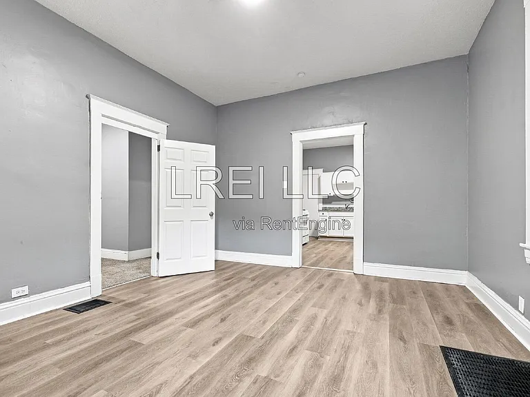 1821 Date St — Photo 3