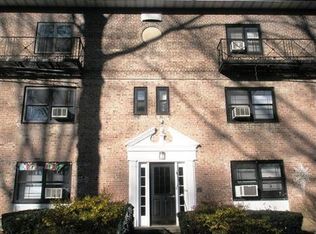 5 Manchester Rd, Eastchester, NY 10709