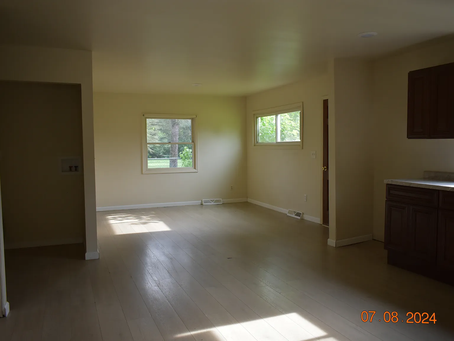3 bed, 1800 sqft, $1,450 — Photo 4