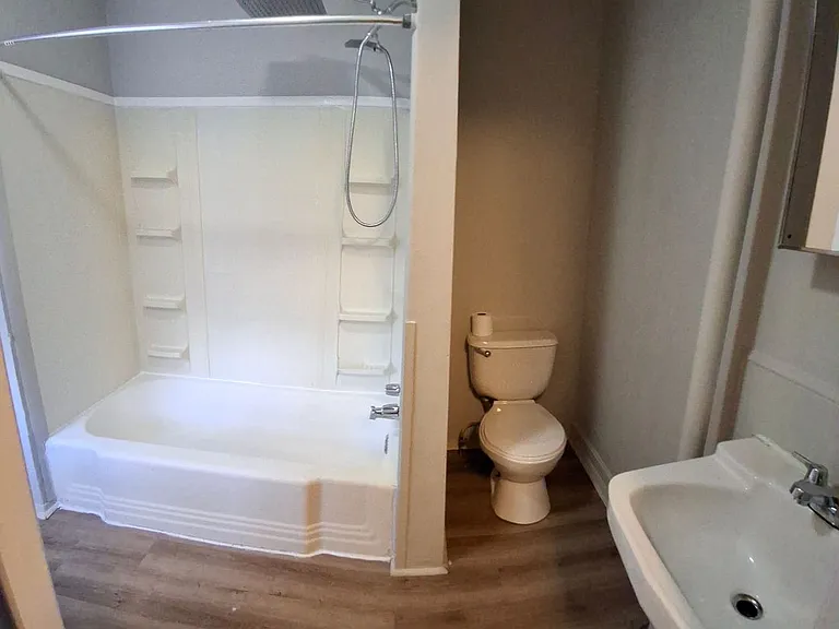 221 S Pine Street — Photo 12