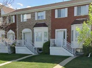 155 N Citadel Dr NW, Calgary, AB T3G 4J5