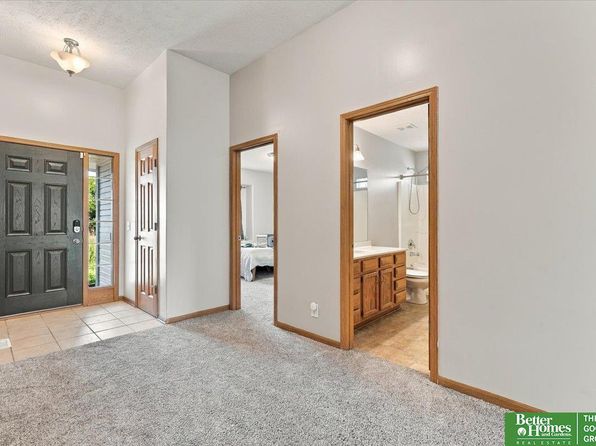 2207 Aberdeen Dr, Papillion, NE 68133 view 3