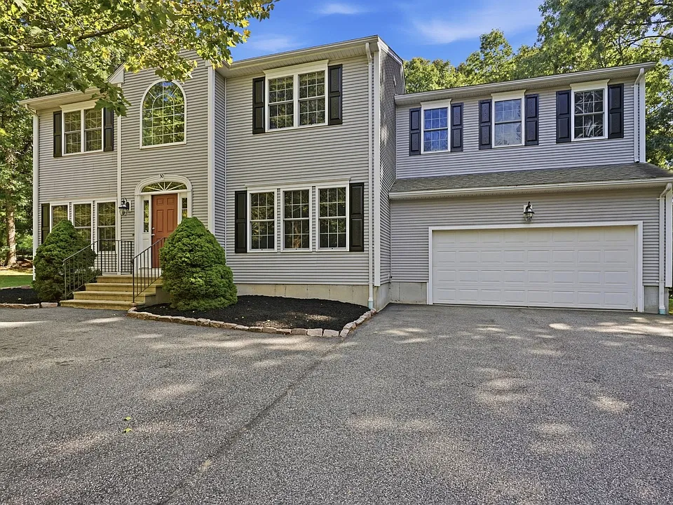 30 Arbor Dr