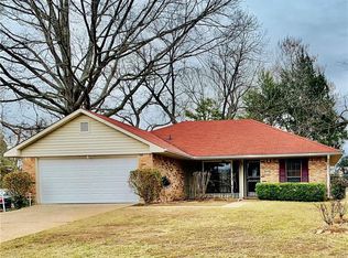 8923 Rosedown Pl, Shreveport, LA 71118