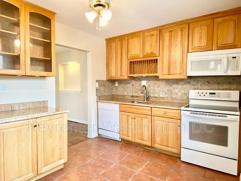 5514 Chillum Pl NE #NE — Photo 4