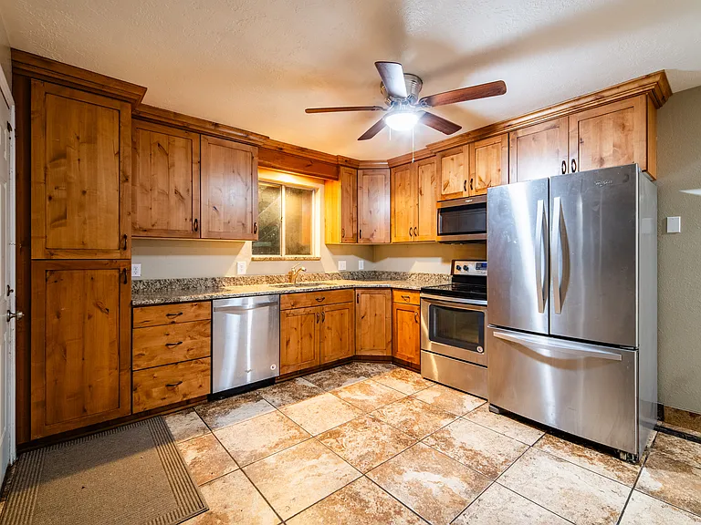 232 S Cherry Hill Dr — Photo 3