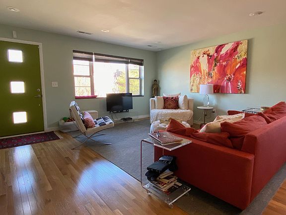 4th image of 4140 Blaine Ave