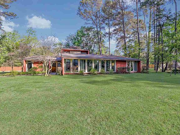 2nd image of 8 Cindywood Dr