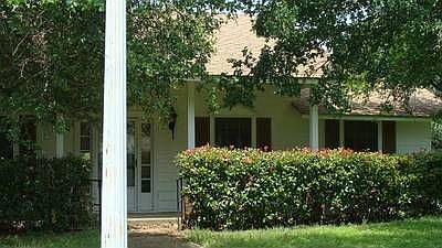 4th image of 209 Private Road 3103