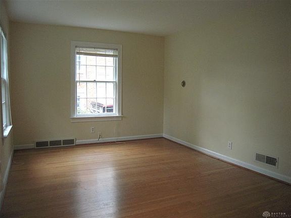3rd image of 447 Orchard Dr