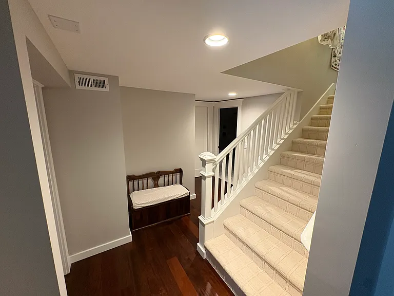 1630 Shenandoah Dr E — Photo 4