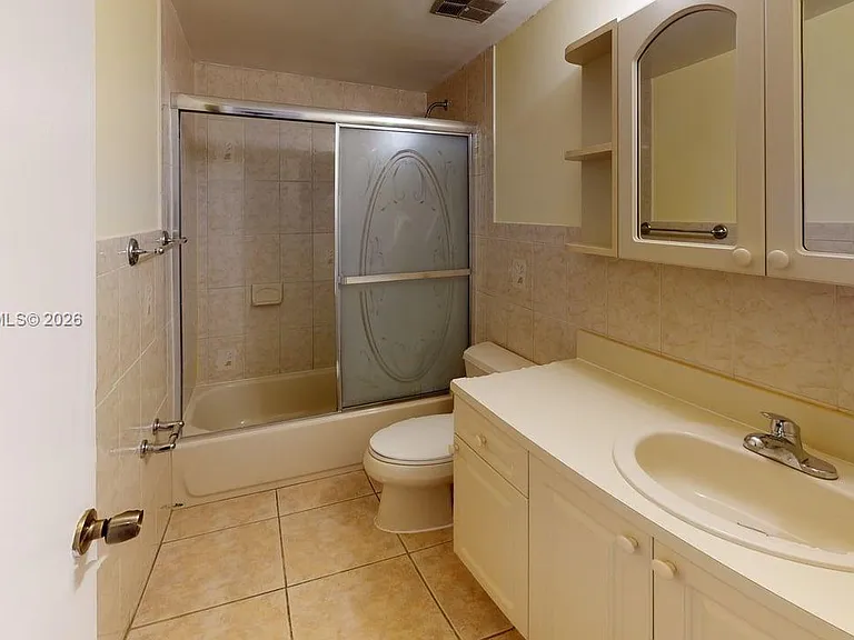 1955 NE 135th St #301 — Photo 19
