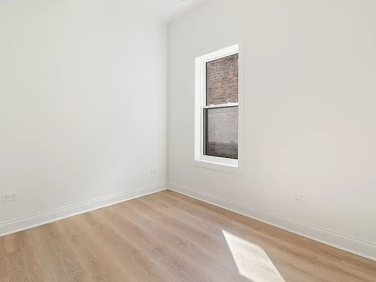 2520 N Mozart St #1R — Photo 8