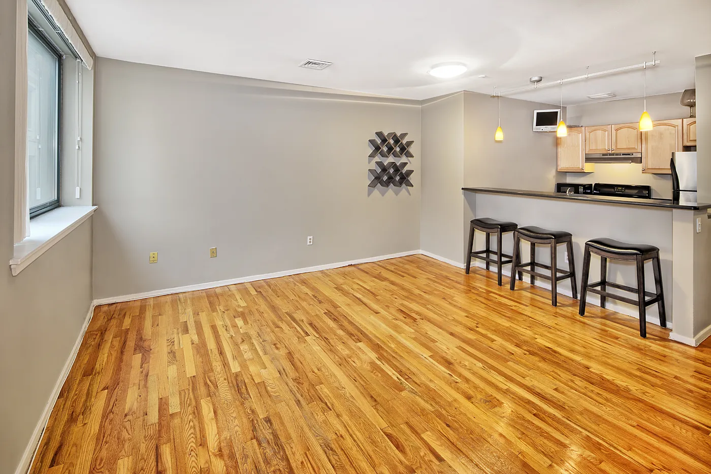522 Gregory Ave — Photo 3