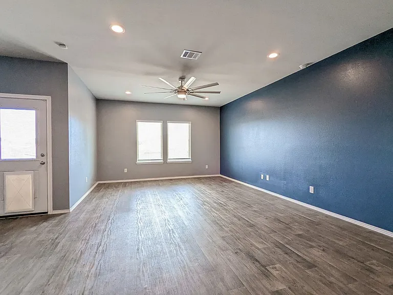 14541 Montclair Way — Photo 16