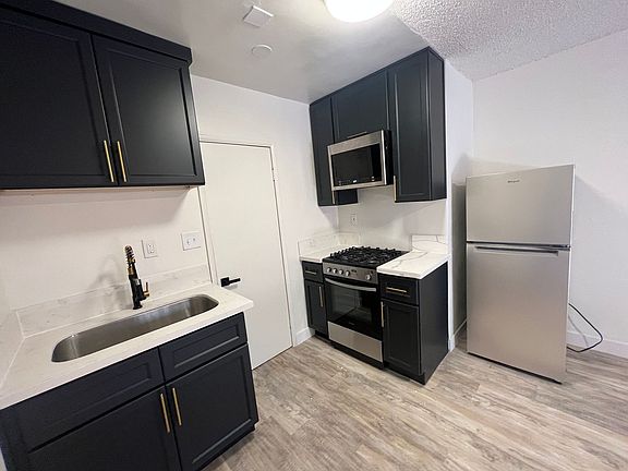 5th image of 3729 Clarington Ave APT 21