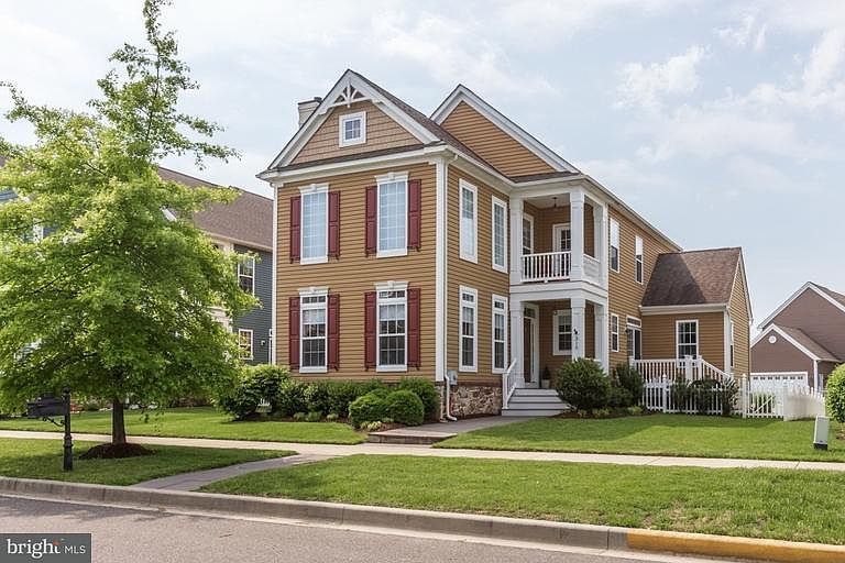 1st image of 315 Ellenwood Dr