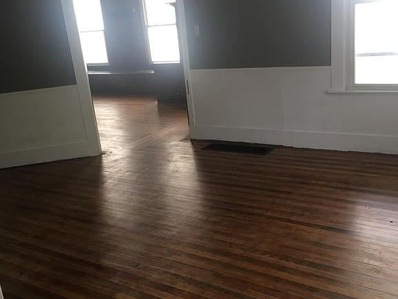 2nd image of 1222 Allen Ct