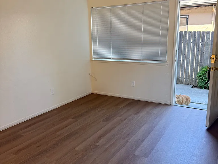 3240 W St — Photo 4
