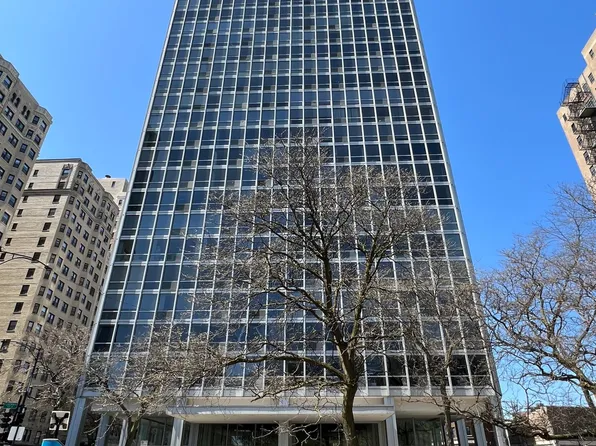 2400 N Lakeview Ave APT 2102, Chicago, IL 60614