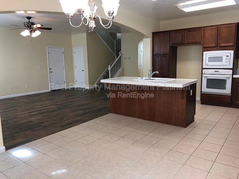 4437 W Pinsapo Dr — Photo 4