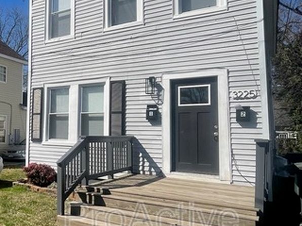 3225 Lyons Ave #1