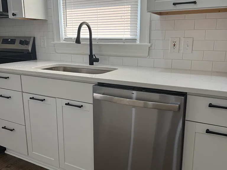 825 Maryland Ave — Photo 19