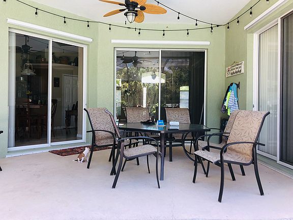 Covered patio
