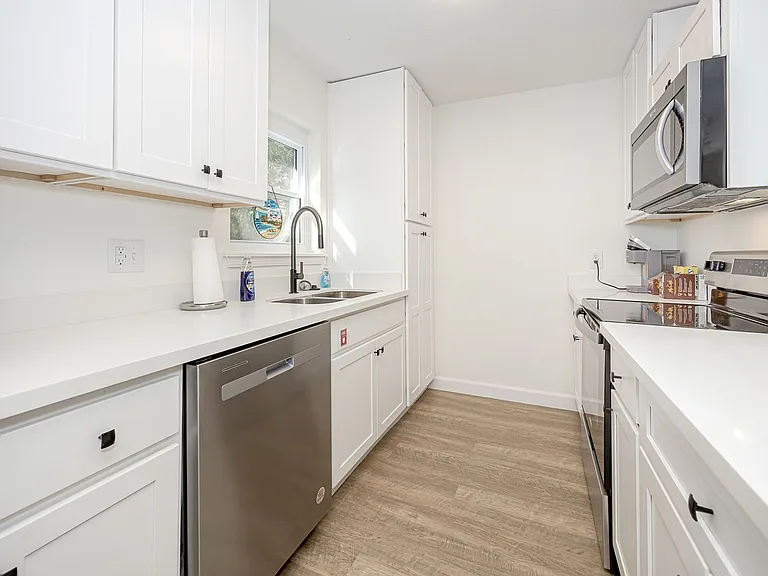 114 Ethel Cir #8 — Photo 13