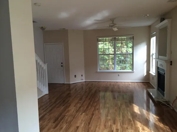 5968 Echingham Dr, Virginia Beach, VA 23464