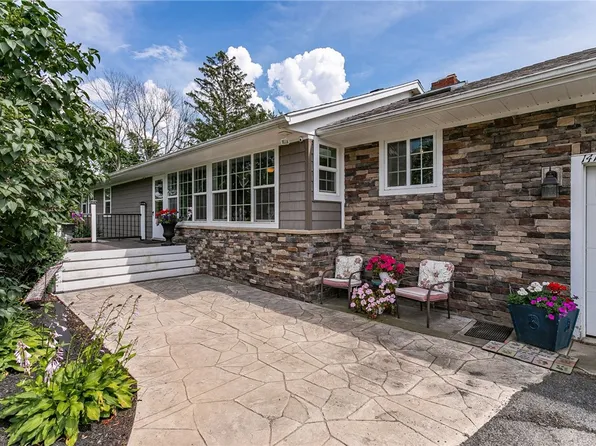 141 Peck Rd, Hilton, NY 14468