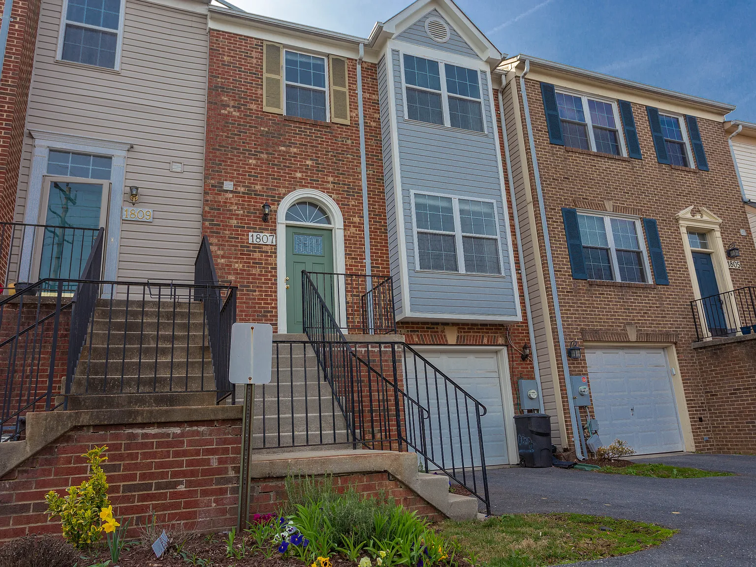 3 bed, 2426 sqft, $3,449 — Photo 1