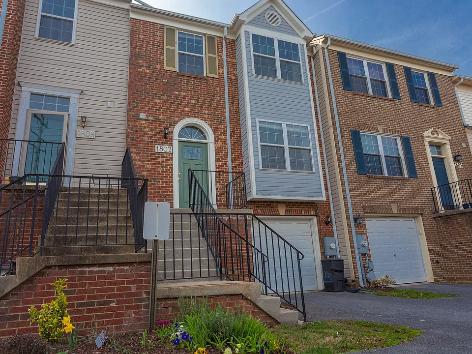1807 Locust Grove Rd