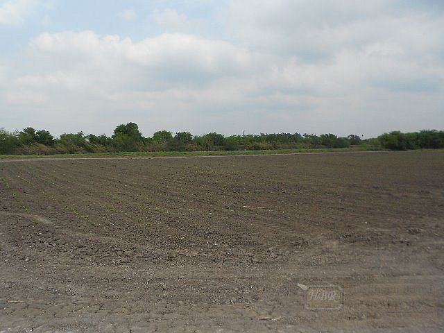 2nd image of 31638 Marydale Rd