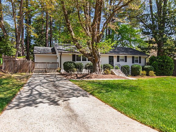 3rd image of 908 Brookwood Dr